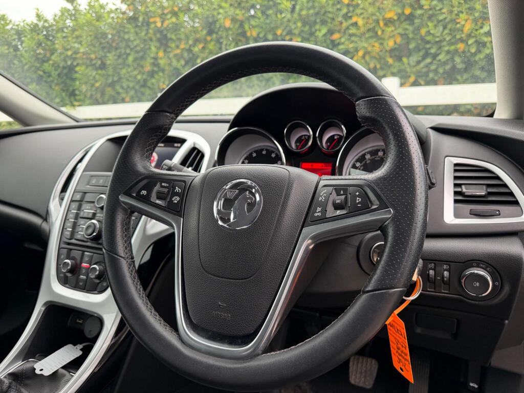 2015 Vauxhall Astra thumbnail 20