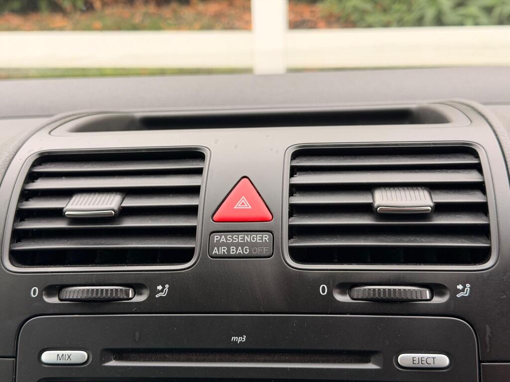 2007 Volkswagen Golf thumbnail 39