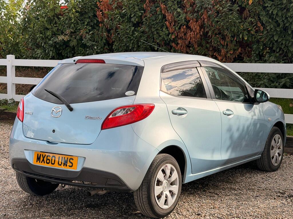 2011 Mazda Mazda2 thumbnail 20