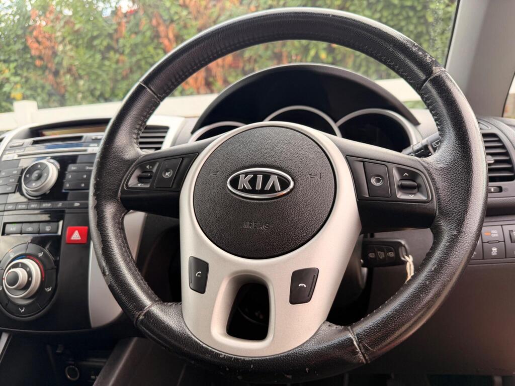 2012 Kia Venga thumbnail 35