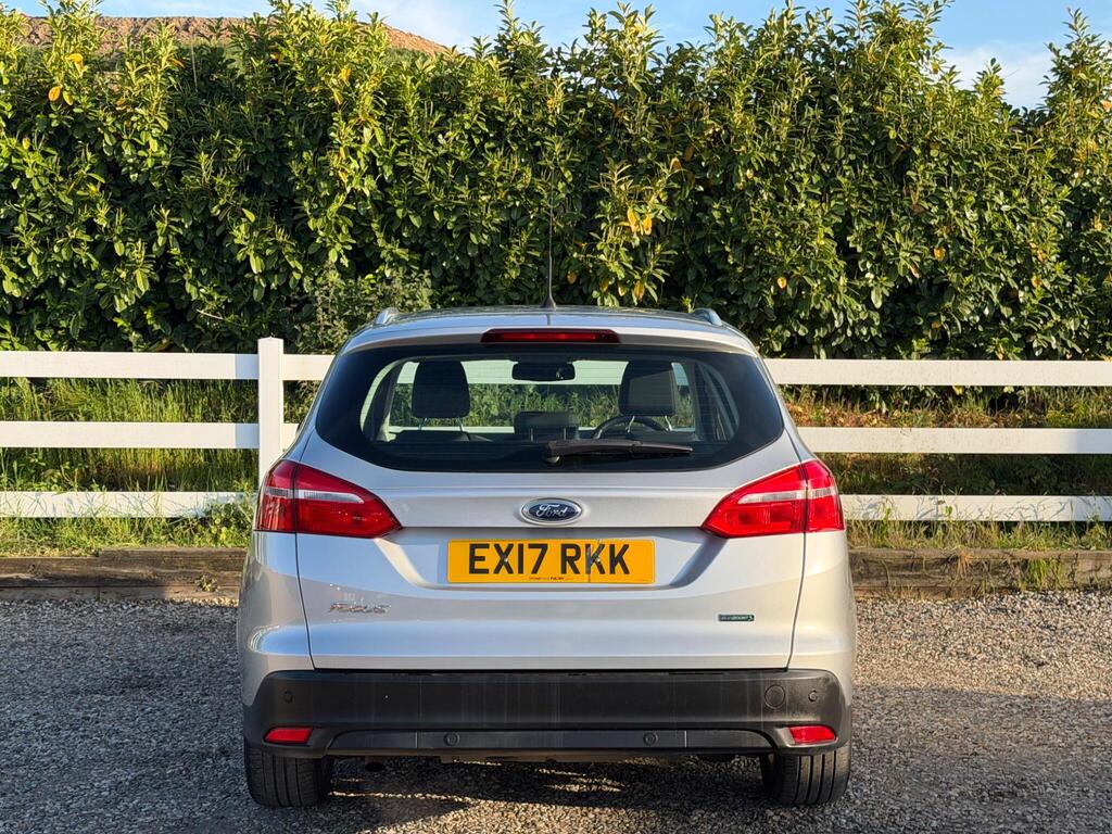 2017 Ford Focus thumbnail 11