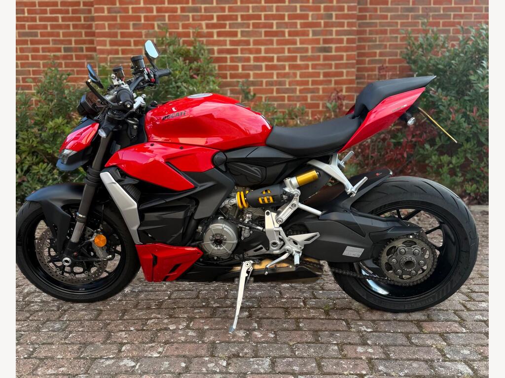 Ducati Streetfighter V2