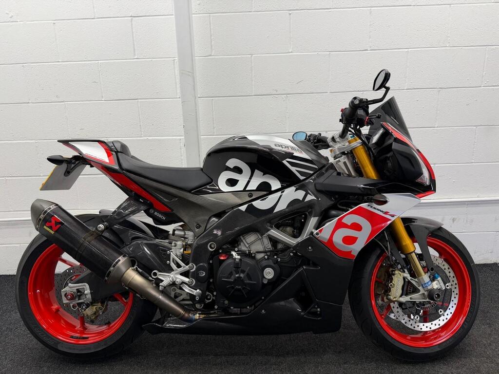 Aprilia Tuono 1100 V4