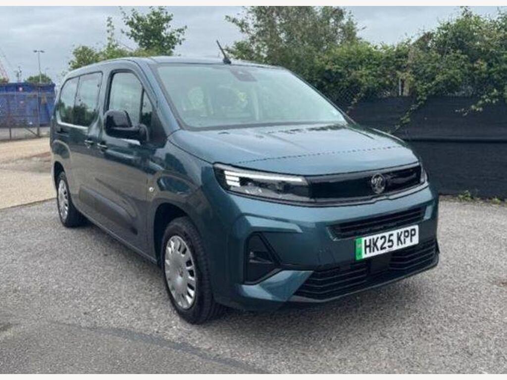 Vauxhall Combo Life Electric MPV 52kWh Design XL MPV Auto 5dr (7.4kW Charger)