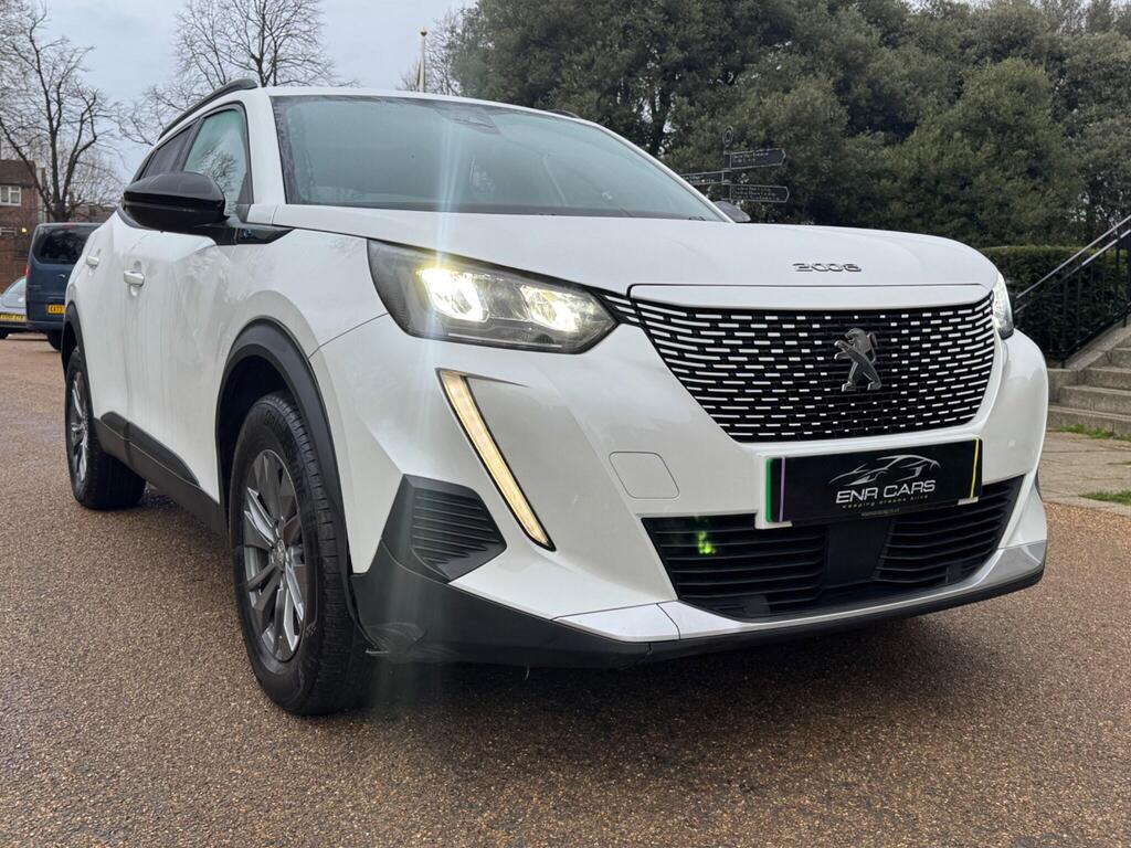 Peugeot E-2008