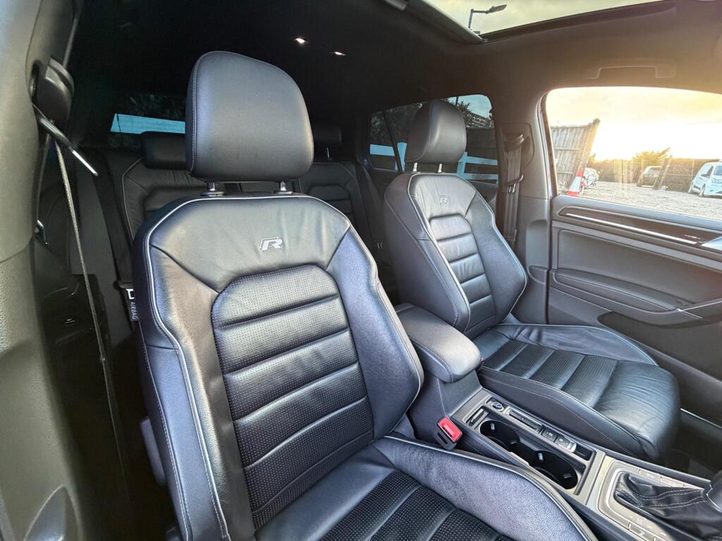 2019 Volkswagen Golf thumbnail 21