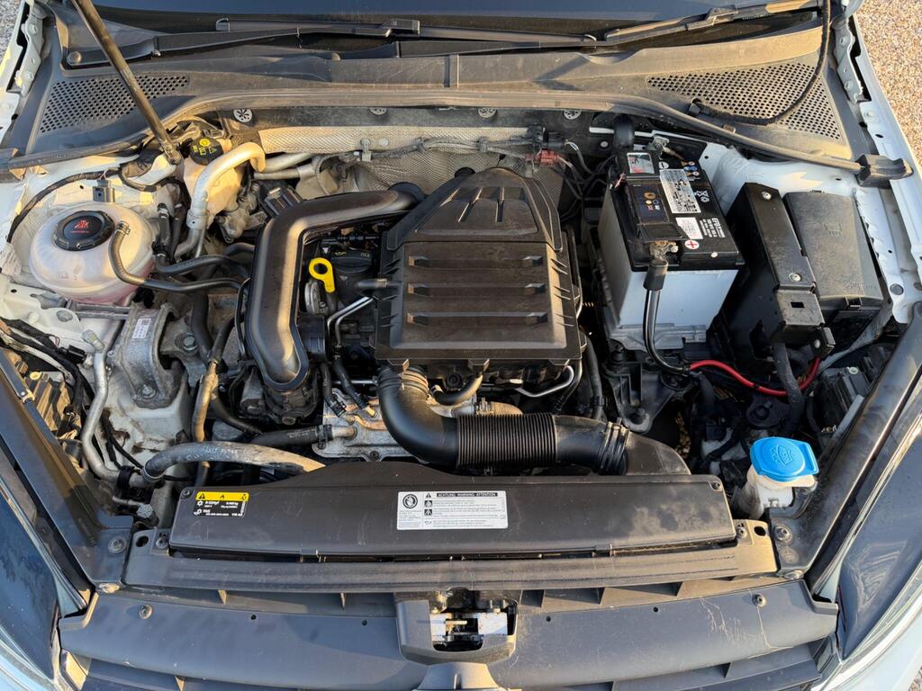 2018 Volkswagen Golf thumbnail 30