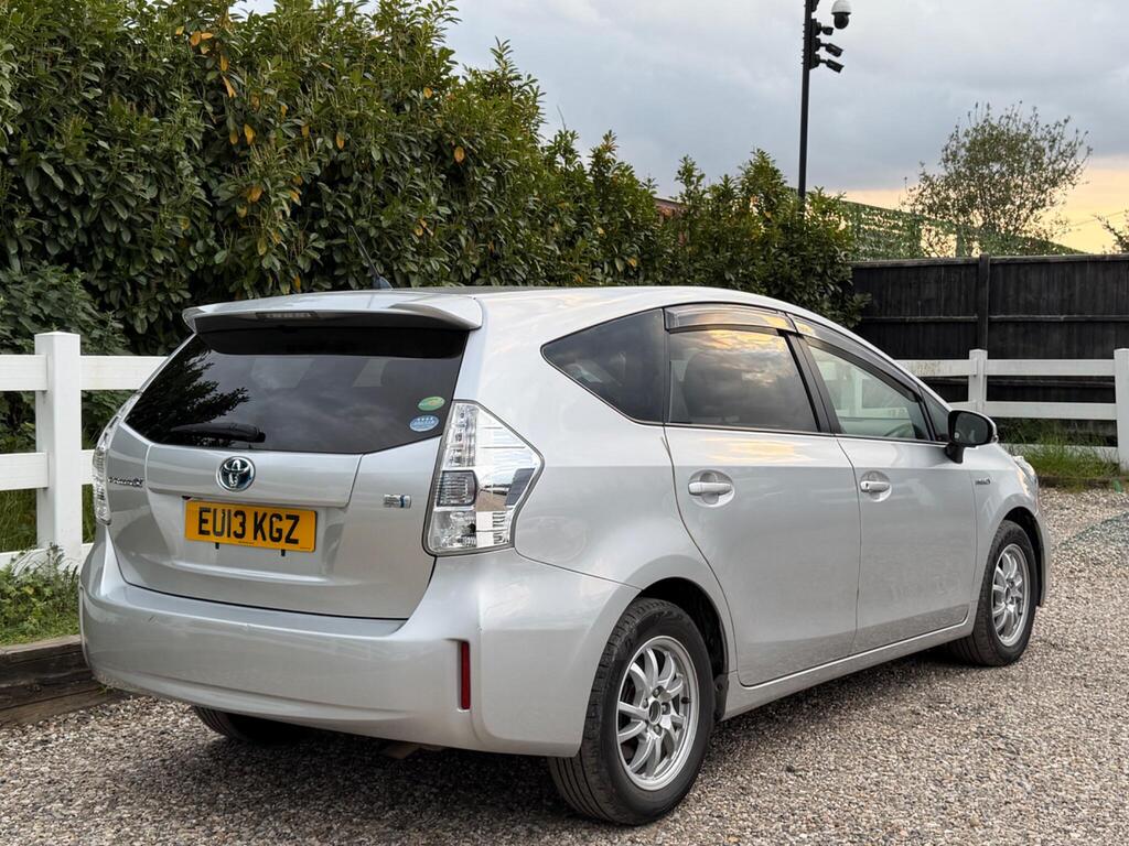 2013 Toyota Prius+ thumbnail 13