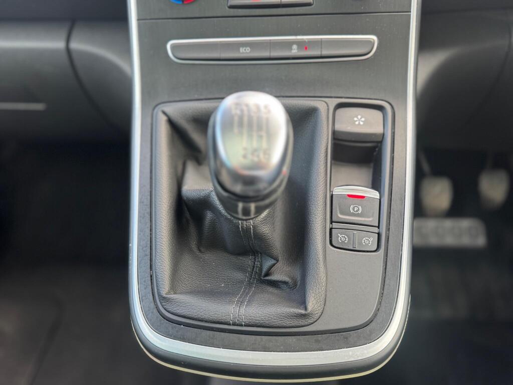 Renault Grand Scenic 1.6 dCi Dynamique S Nav Euro 6 (s/s) 5dr thumbnail 25