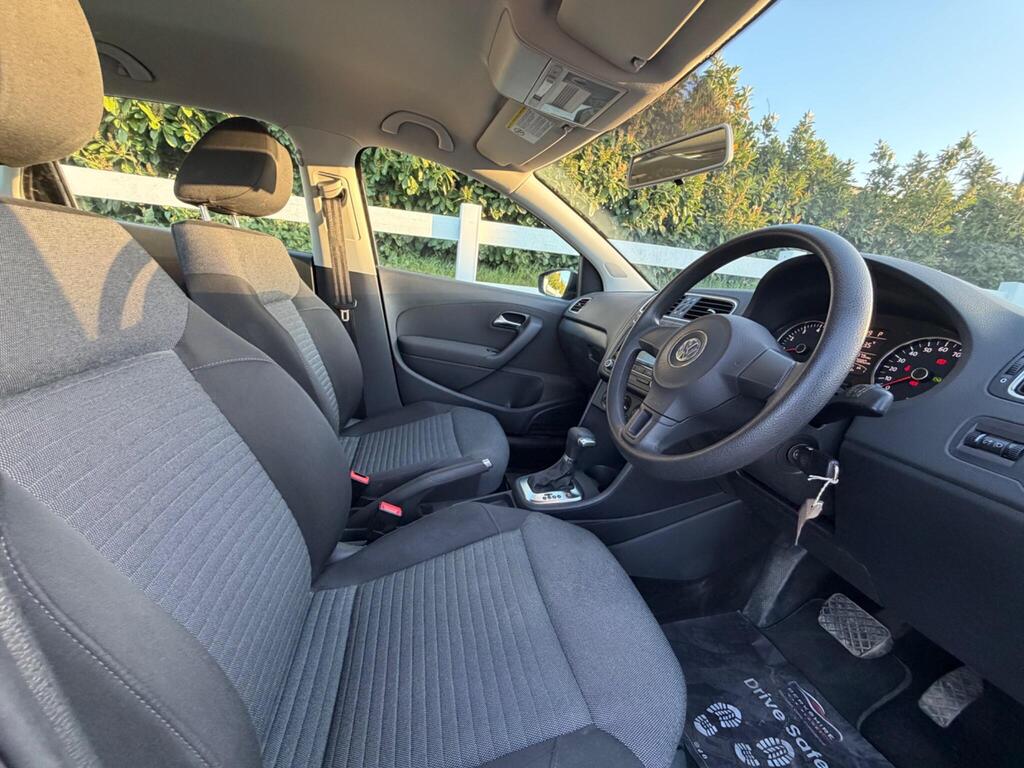 2010 Volkswagen Polo thumbnail 17