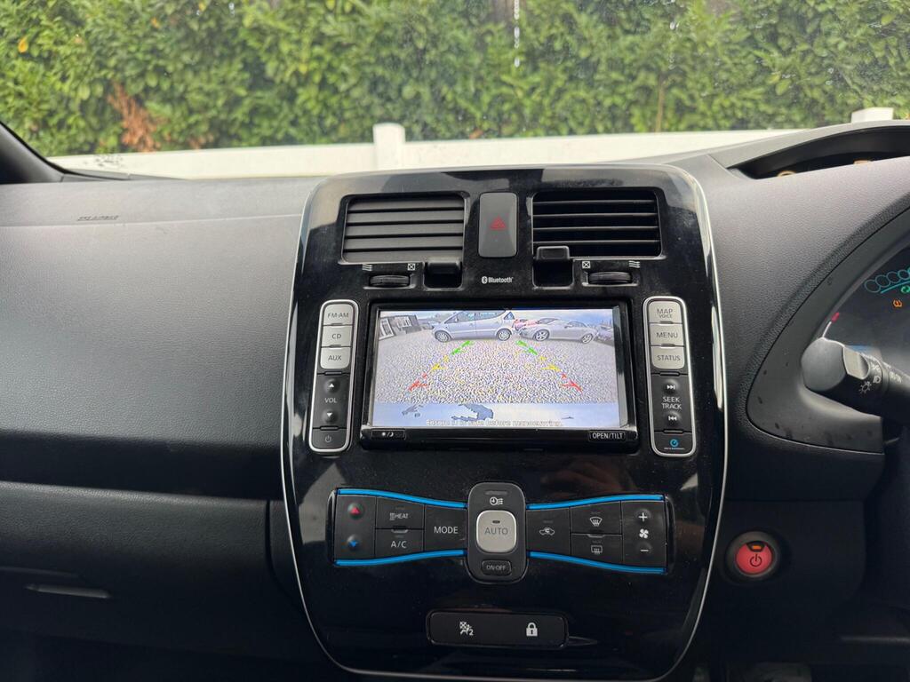 Nissan Leaf 24kWh Acenta Auto 5dr thumbnail 15