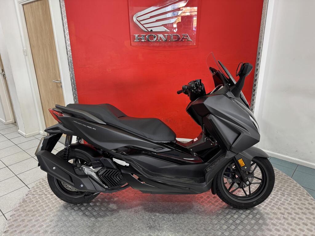 Honda Forza 125