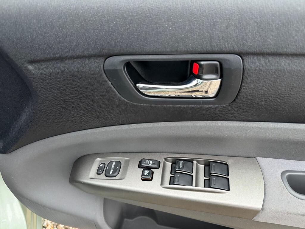 Toyota Prius 1.5 T Spirit CVT 5dr thumbnail 26