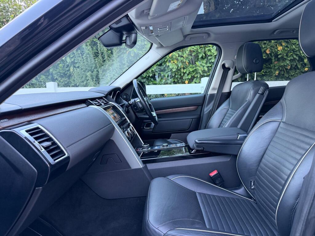 2017 Land Rover Discovery thumbnail 49