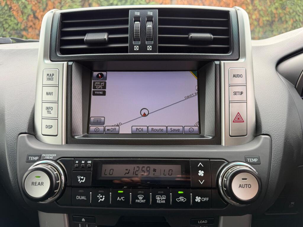 2010 Toyota Land Cruiser thumbnail 42