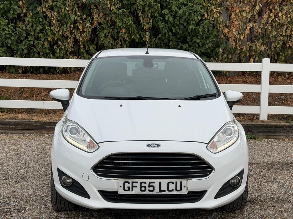 2015 Ford Fiesta thumbnail 5