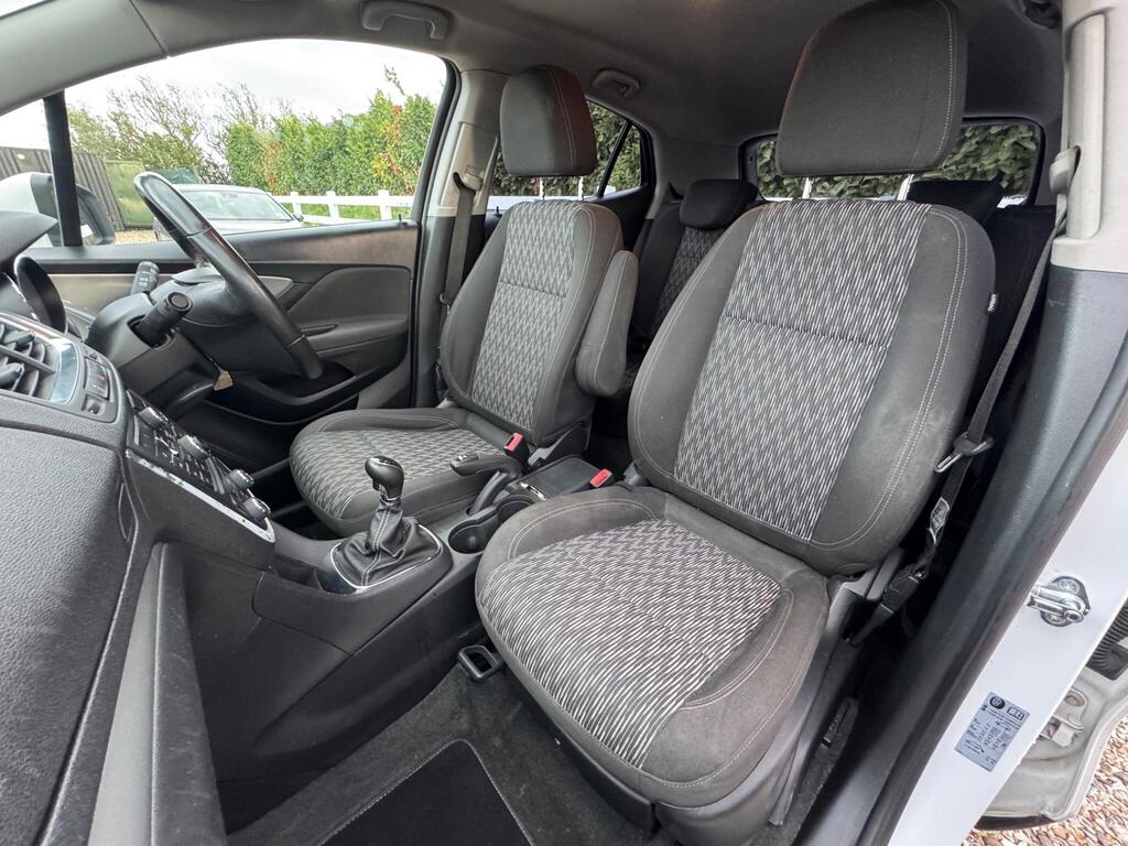 Vauxhall Mokka 1.6 CDTi Tech Line 4WD Euro 6 (s/s) 5dr thumbnail 7