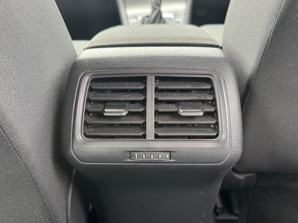 Volkswagen Golf 2.0 TDI BlueMotion Tech SE DSG Euro 5 (s/s) 5dr thumbnail 31