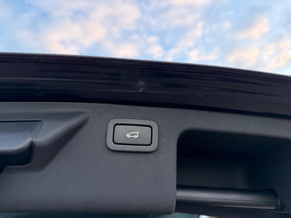 2016 Land Rover Discovery Sport thumbnail 22