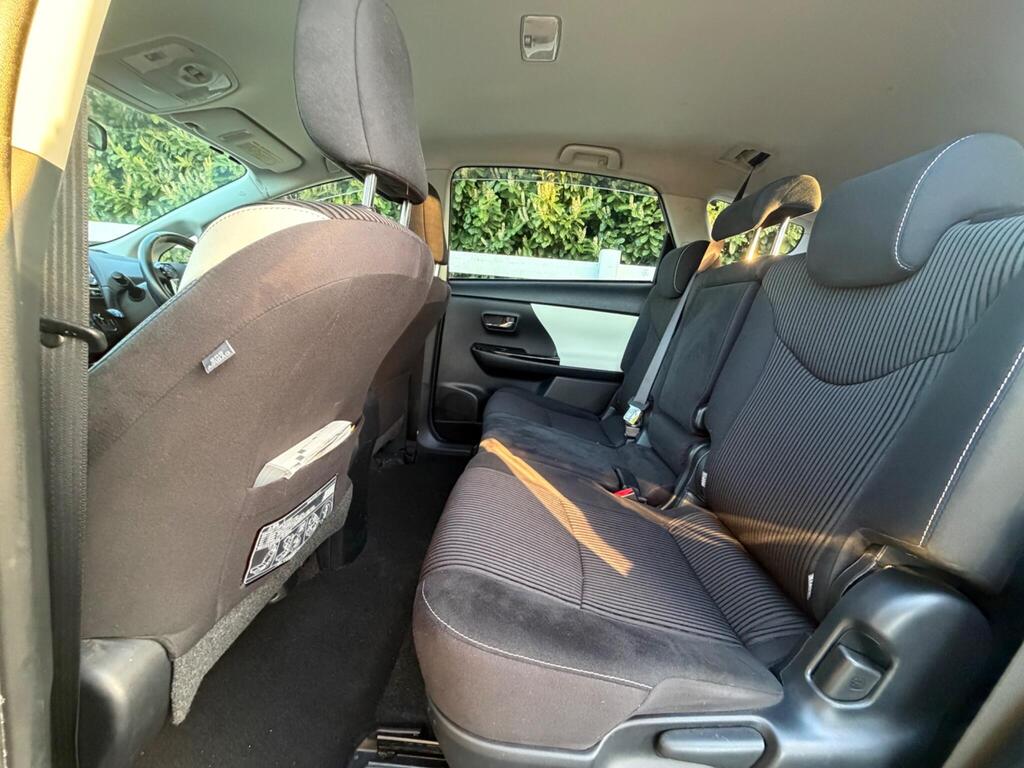 2016 Toyota Prius+ thumbnail 19