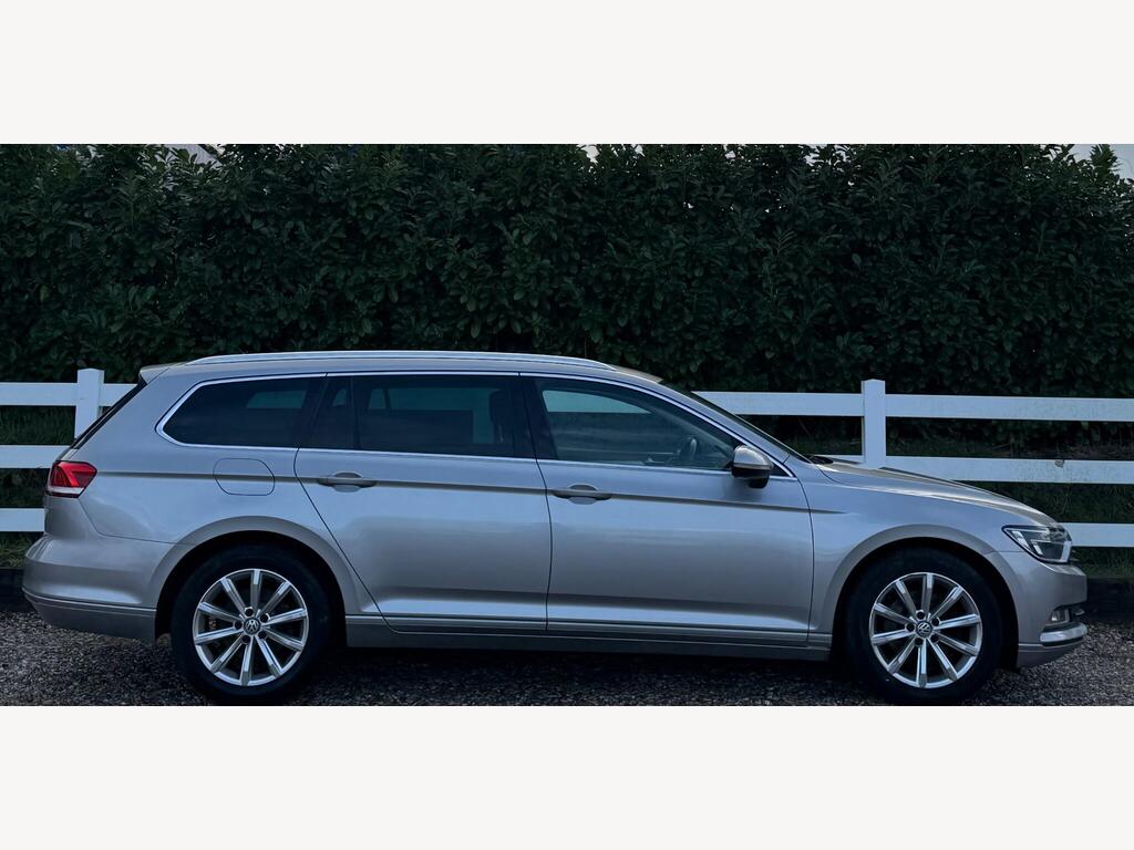 2016 Volkswagen Passat thumbnail 9