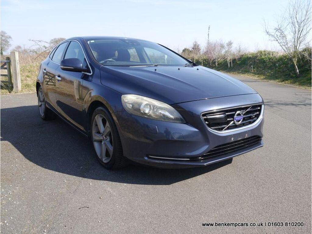 Volvo V40 T4SE平27年31，500km 車検R8/9 乗って帰れる Volvo V40