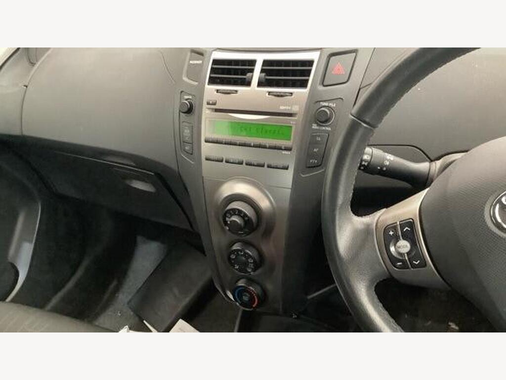 2009 Toyota Yaris thumbnail 9