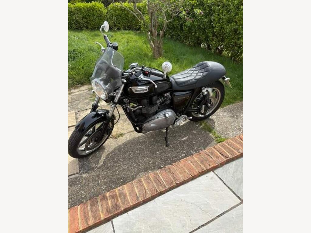Triumph Bonneville 865