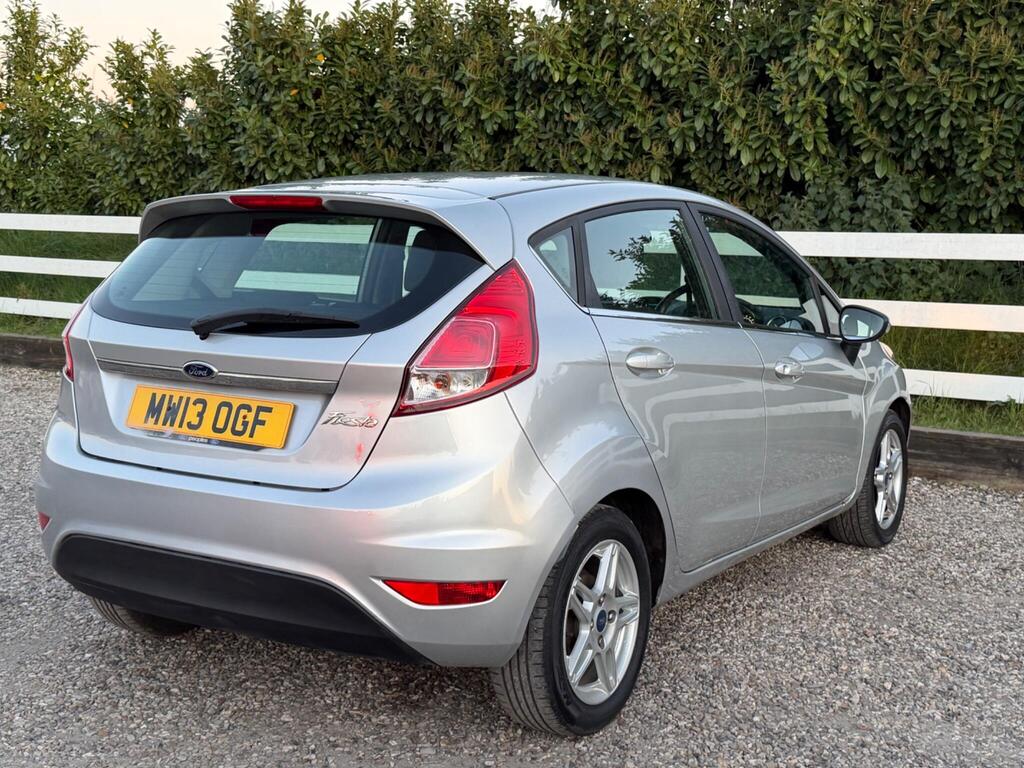 2013 Ford Fiesta thumbnail 15