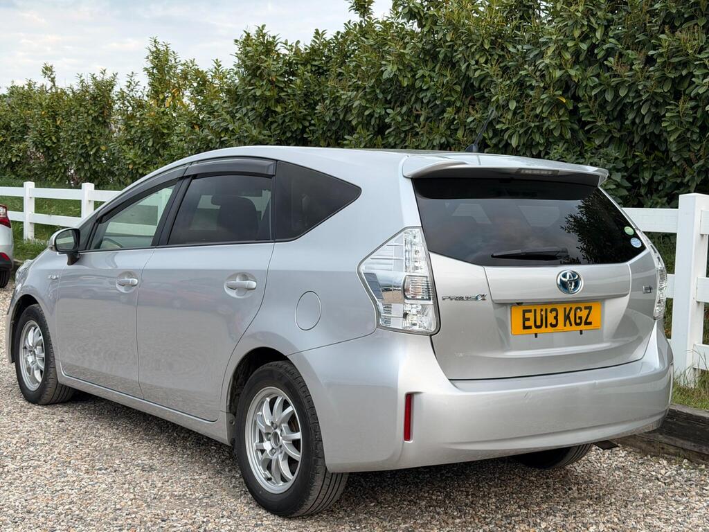 2013 Toyota Prius+ thumbnail 3