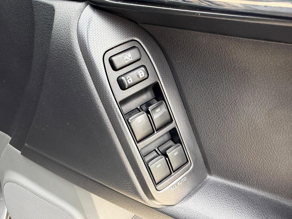 2010 Toyota Land Cruiser thumbnail 53