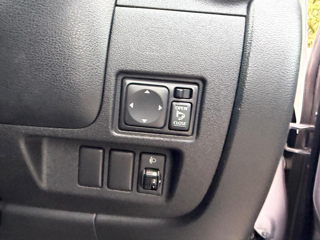 2013 Nissan Micra thumbnail 28