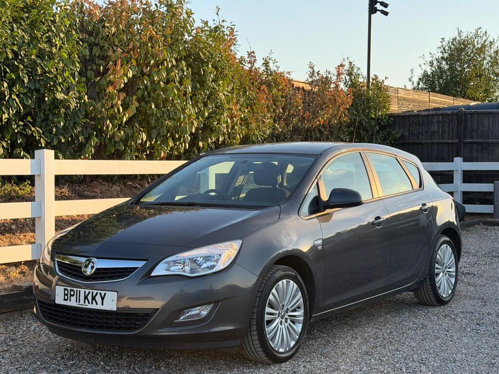 2011 Vauxhall Astra thumbnail 8