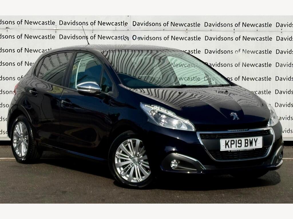 Peugeot 208 Hatchback 1.2 PureTech Signature Euro 6 (s/s) 5dr