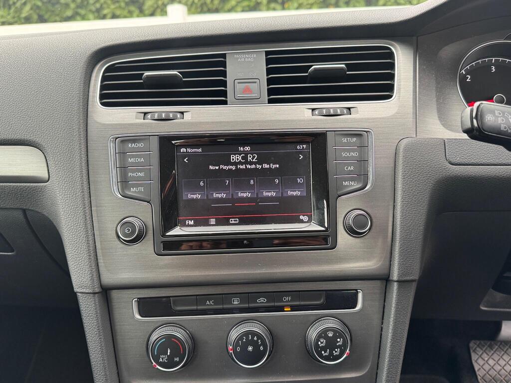 Volkswagen Golf 2.0 TDI BlueMotion Tech SE DSG Euro 5 (s/s) 5dr thumbnail 23