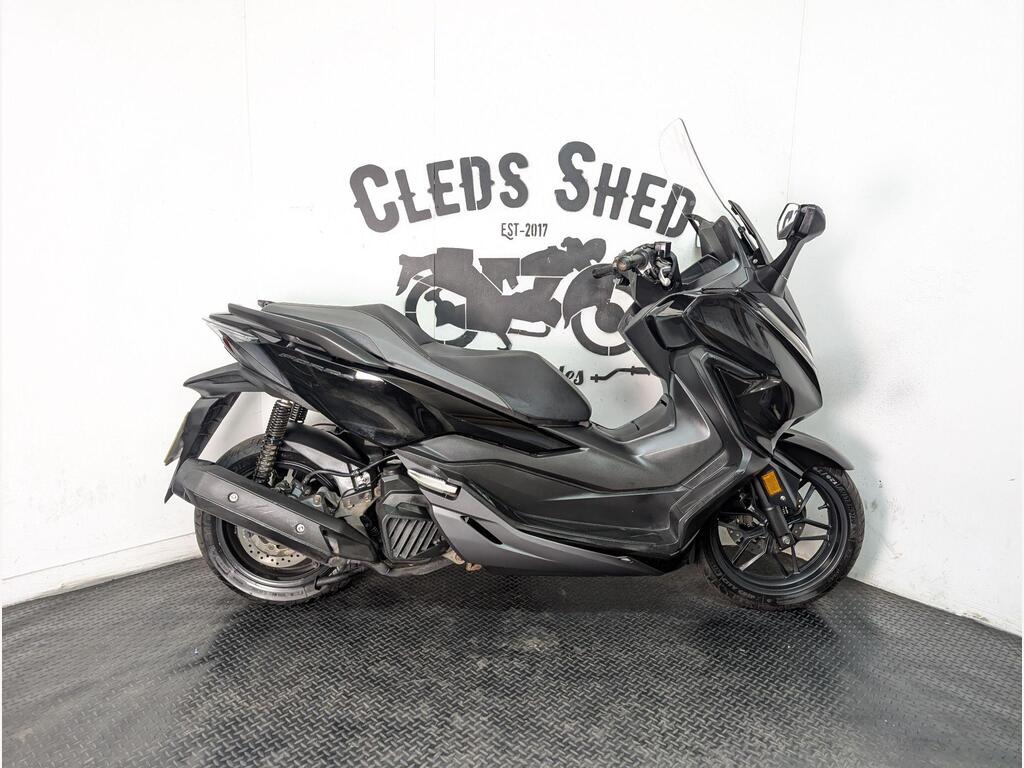 Honda Forza 125