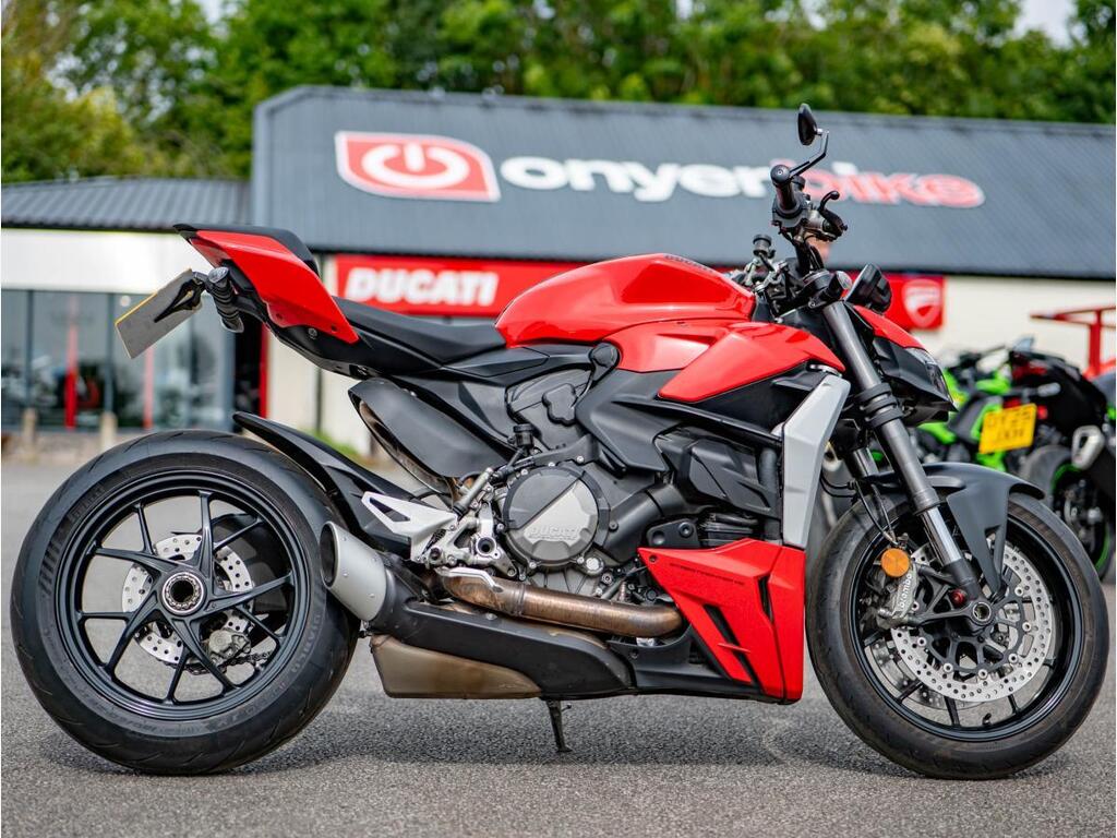 Ducati Streetfighter V2