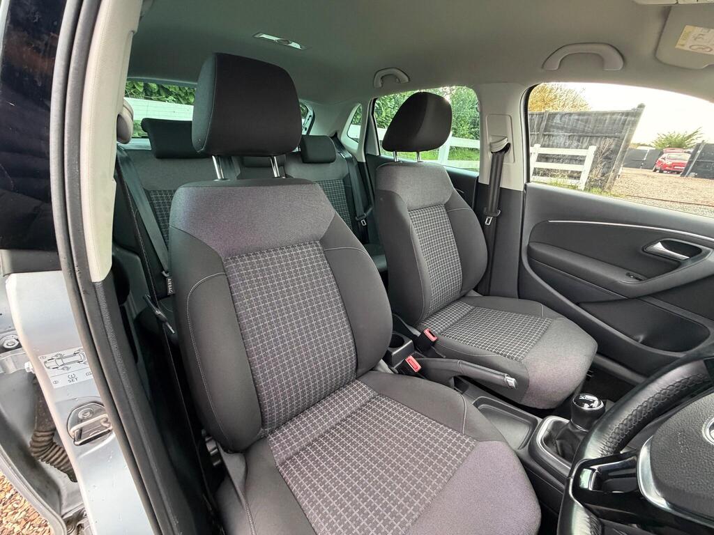 2015 Volkswagen Polo thumbnail 17