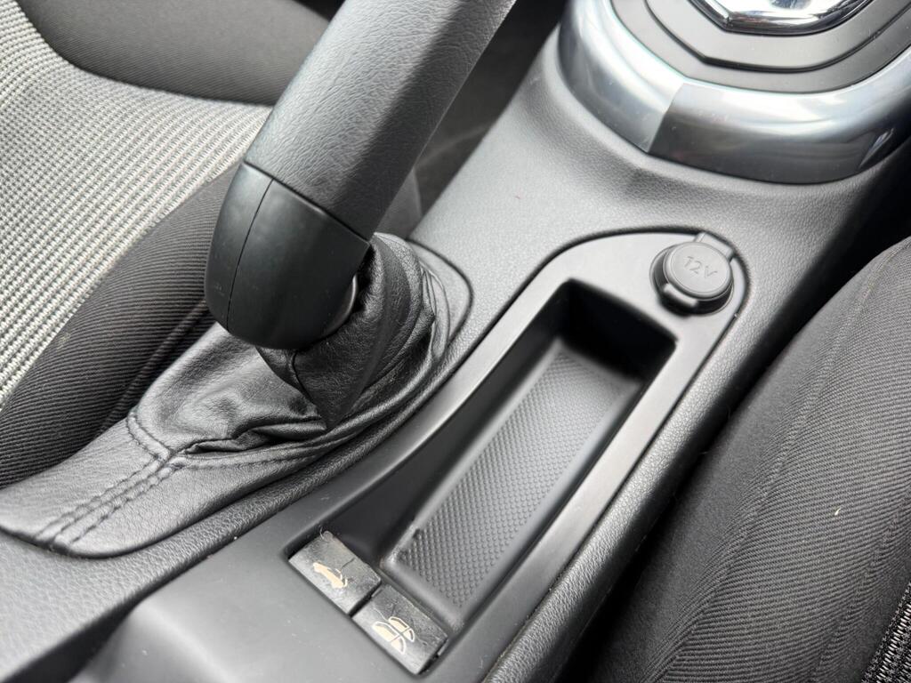 2009 Peugeot 308 CC thumbnail 15