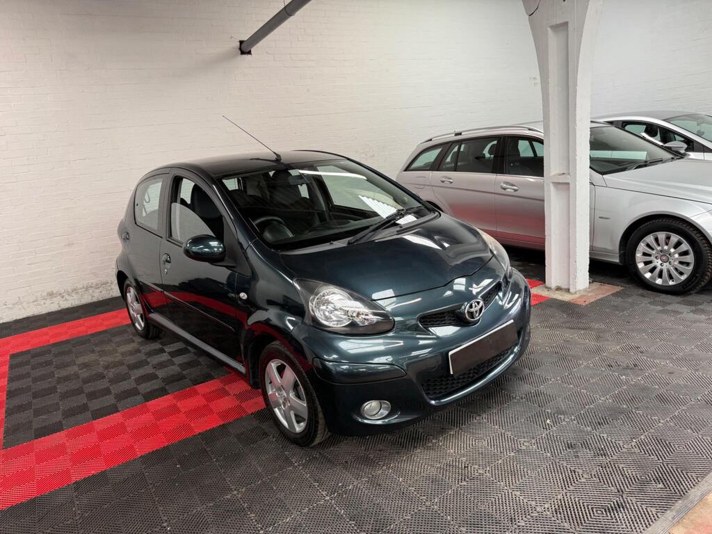 Toyota AYGO Hatchback 1.0 VVT-i Ice Euro 5 5dr