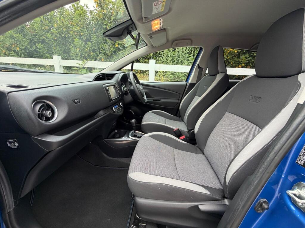 2020 Toyota Yaris thumbnail 32