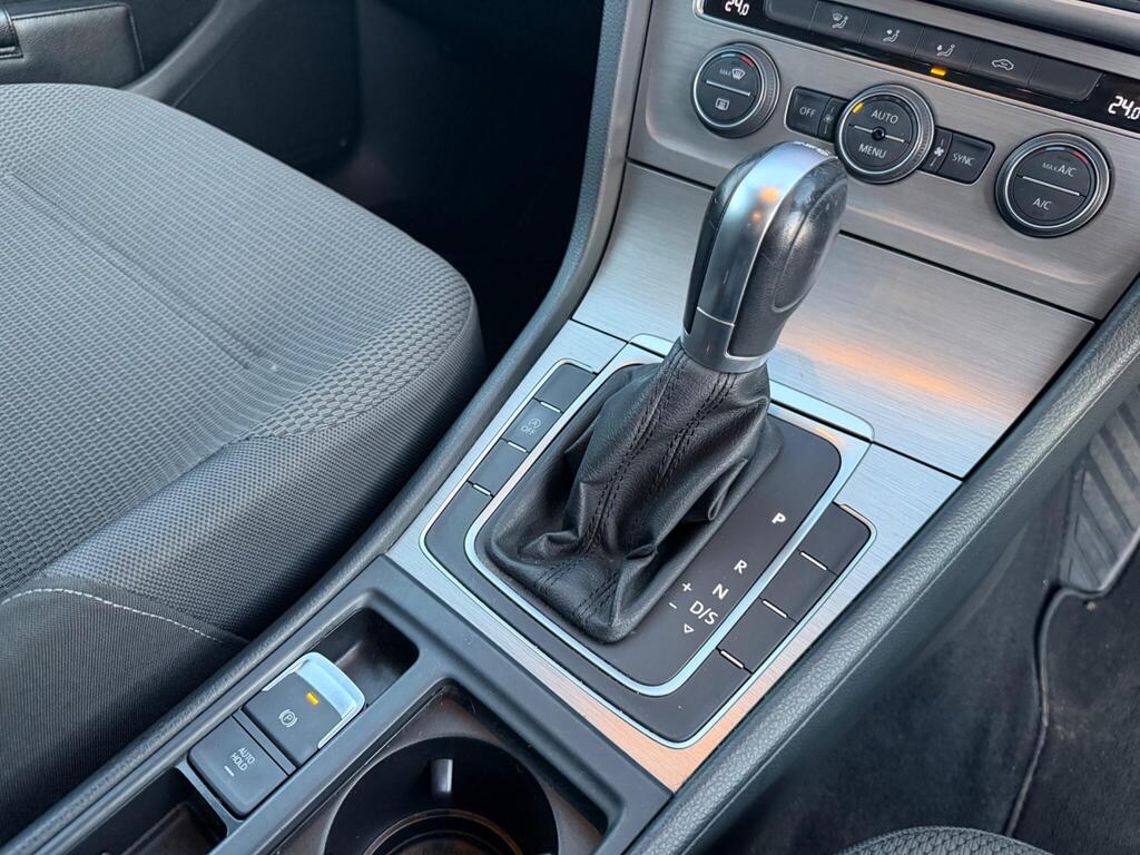 2014 Volkswagen Golf thumbnail 15