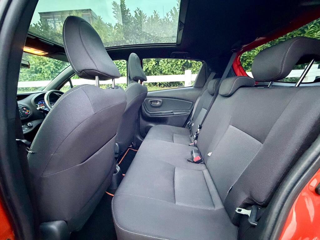 Toyota Yaris 1.5 VVT-h Orange Edition E-CVT Euro 6 5dr thumbnail 20