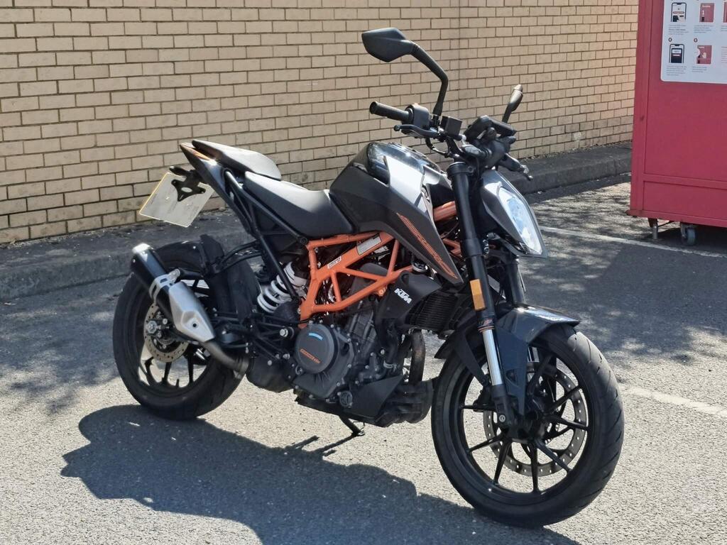 KTM 390 Duke