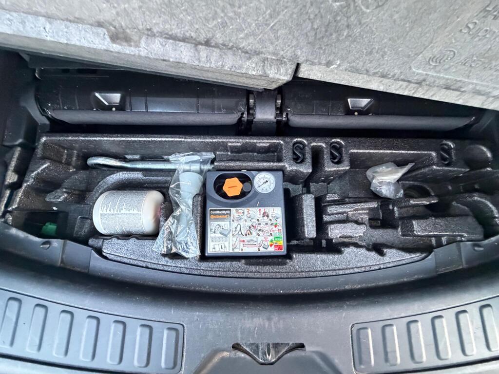 2016 Land Rover Discovery Sport thumbnail 26