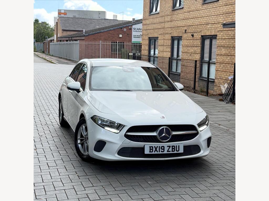 Mercedes-Benz A Class Hatchback 1.5 A180d SE 7G-DCT Euro 6 (s/s) 5dr