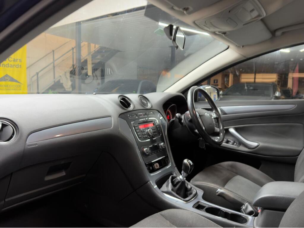2012 Ford Mondeo thumbnail 18