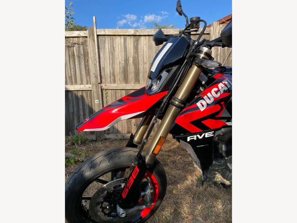Ducati Hypermotard 698