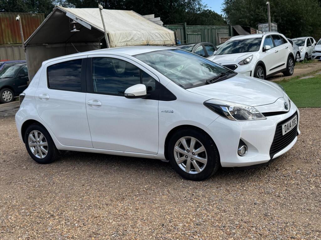 Toyota Yaris Hatchback 1.5 VVT-h Icon Plus CVT Euro 5 5dr