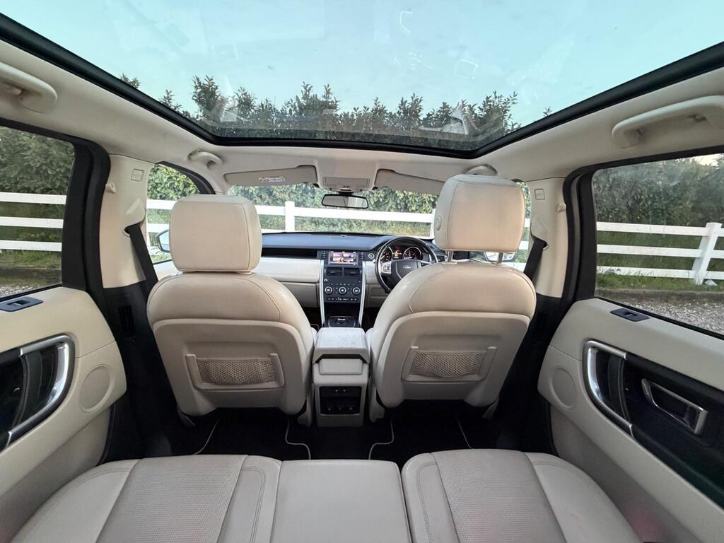 2017 Land Rover Discovery Sport thumbnail 23